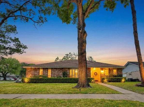 16603 Rigger Ln, Houston, TX 77062