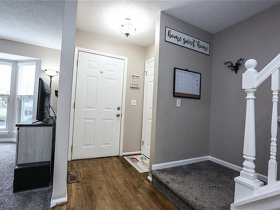 3rd image of 100 Sugar Tree Cir