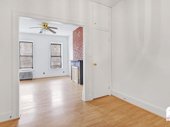 2nd image of 932 Columbus Ave #3S
