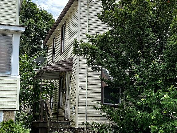 3rd image of 76 Mitchell St