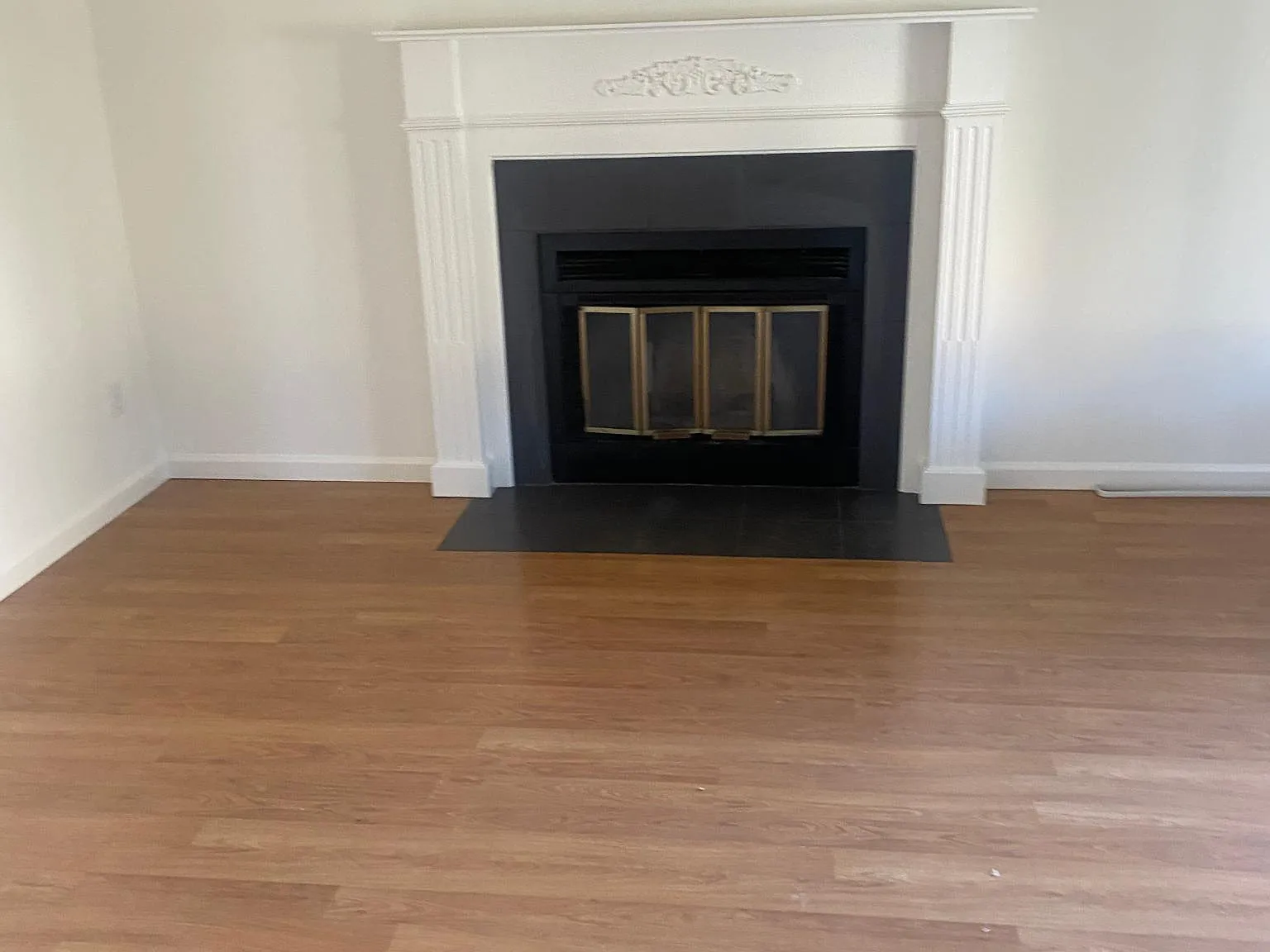 3 bed, 1.5 bath, 1320 sqft, $3,195 — Photo 2