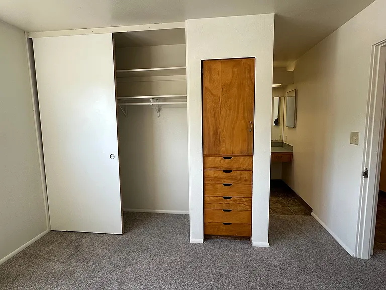 170 Owens St S #209 — Photo 7