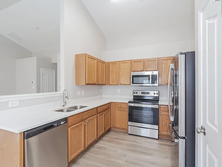 10129 Green Hedge Ave — Photo 8