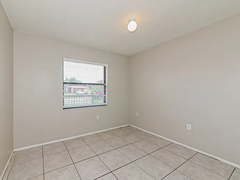 4277 Lancaster Dr — Photo 12