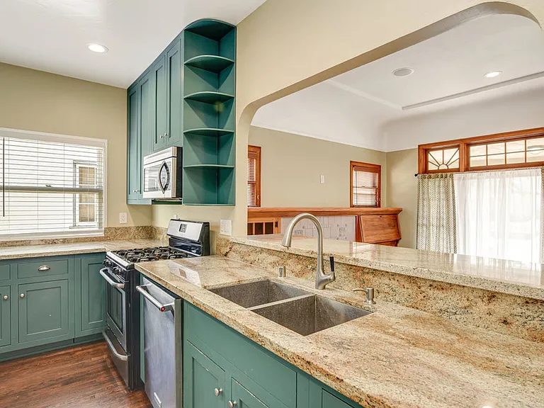 4725 Kensington Dr — Photo 12
