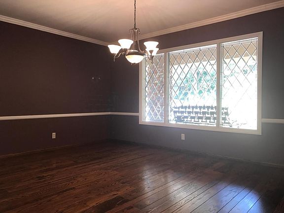 2nd image of 2210 Highland Oaks Dr