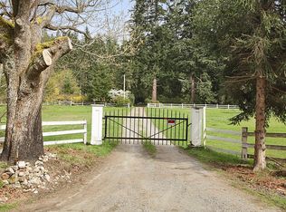 6147 Cultus Bay Rd, Clinton, WA 98236