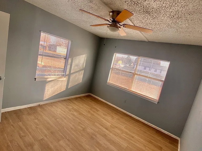 2906 Cornell St — Photo 6