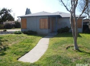 381 N Humboldt Ave, Fresno, CA 93706
