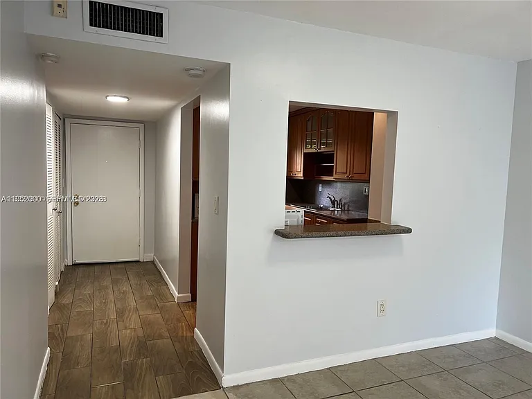 4111 Stirling Rd #308 — Photo 8
