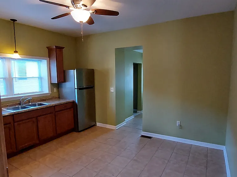 Kitchen (Eat In)