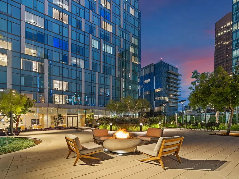 889 Francisco St #1801 — Photo 33