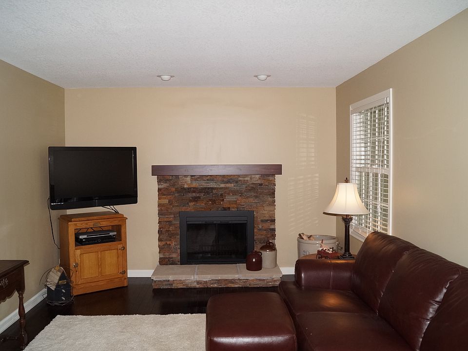 1st image of 24395 Wood Dr