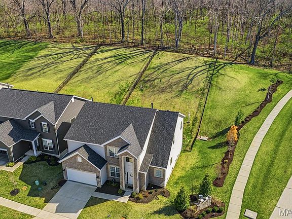 4th image of 280 Arbors At Bridle Path