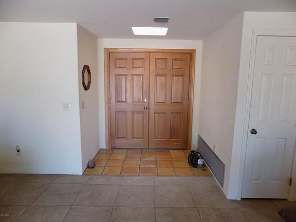 5th image of 7041 E Crestline Dr