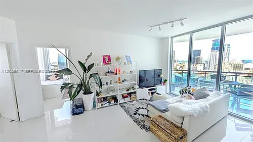 350 S Miami Ave Photo 1
