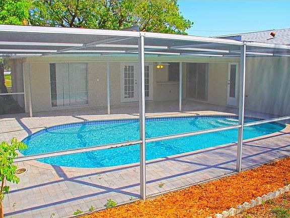 Screened Lanai with Pool