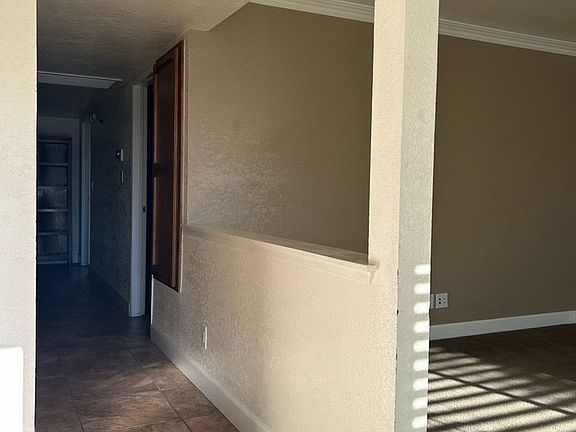 2nd image of 520 S Silver Ridge St