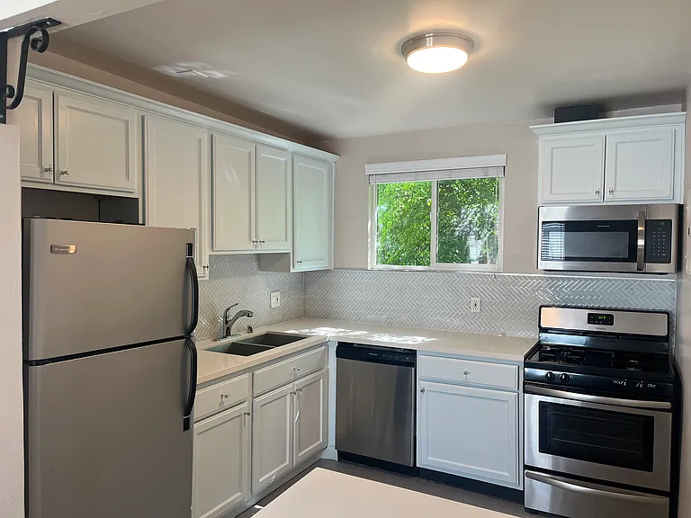 Tuscany Apartments — Photo 5