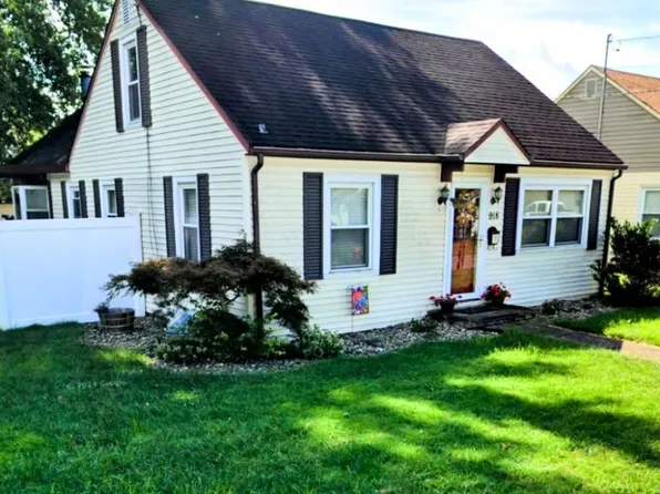 918 34th St, Vienna, WV 26105