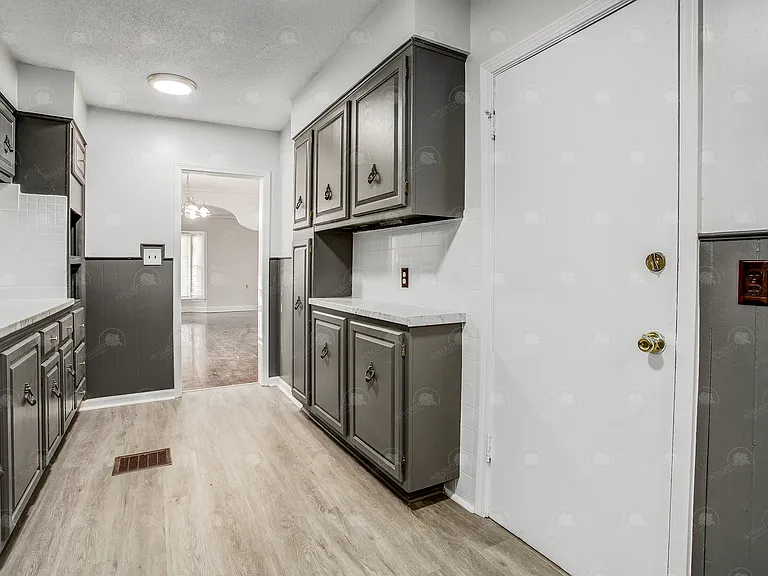4309 College Ave — Photo 12