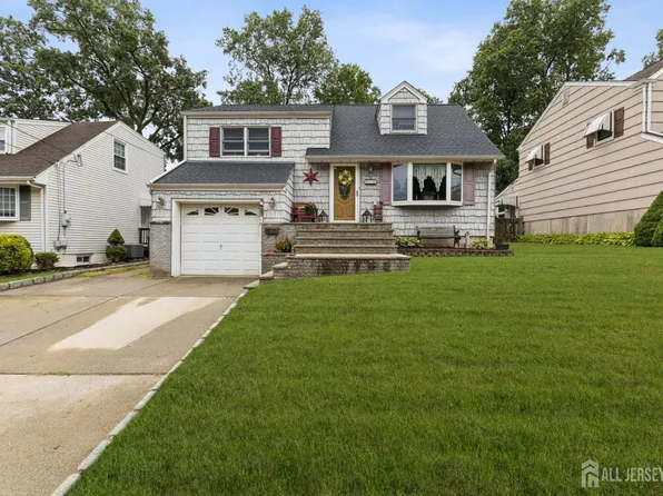 19 Overlook Ter, Fords, NJ 08863