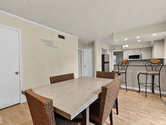 5th image of 3657 Nichol Ave