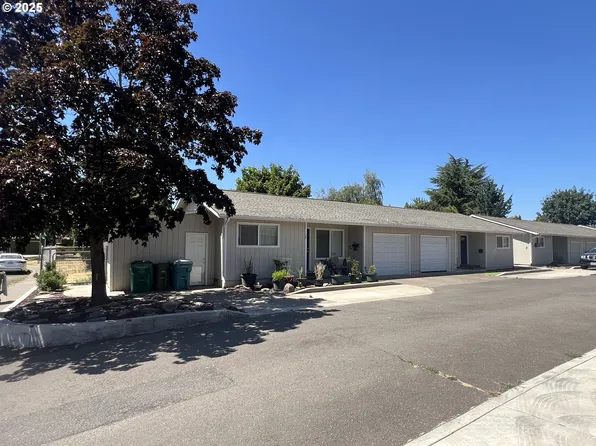 504 E 9th St #14, Newberg, OR 97132