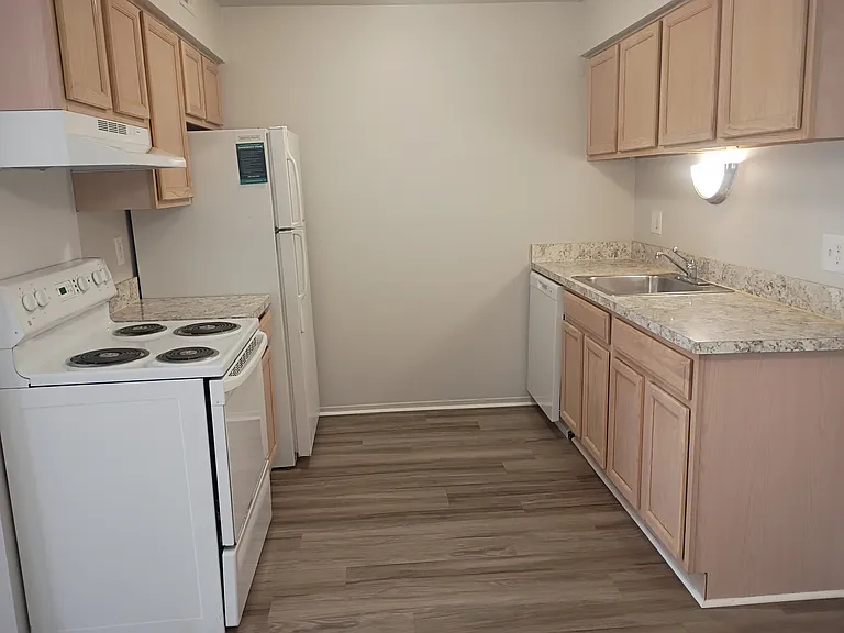 Prentiss Pointe Apartments — Photo 115