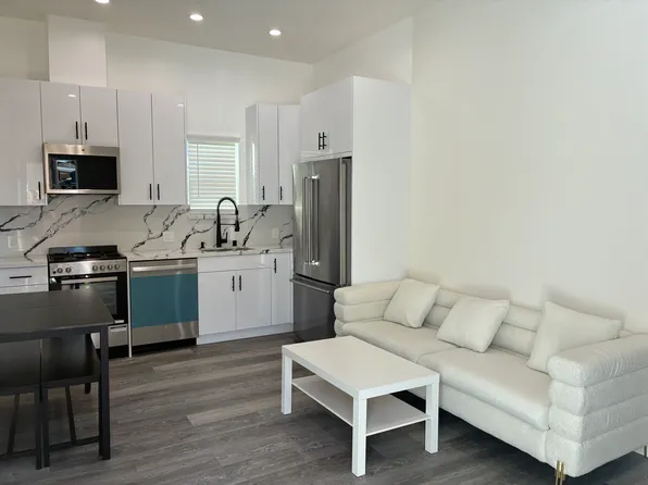 7021 Costello Ave #1/2, Van Nuys, CA 91405