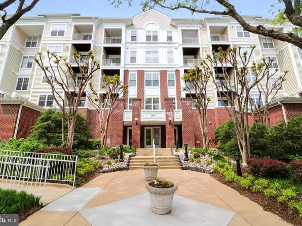 1641 International Dr Unit 304, Mc Lean, VA 22102