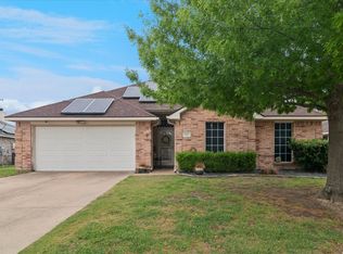 220 Chesterfield Cir, Waxahachie, TX 75165