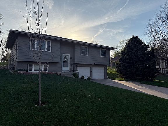 3rd image of 1524 S 161st St