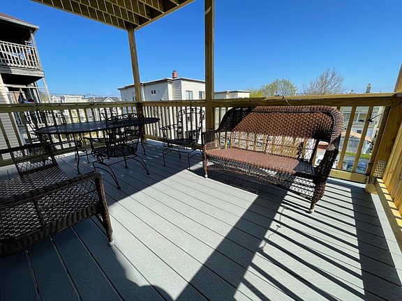 Huge PRIVATE Rear Porch