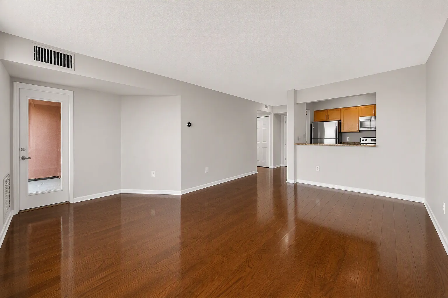 1 bed, 927 sqft, $1,995 — Photo 2