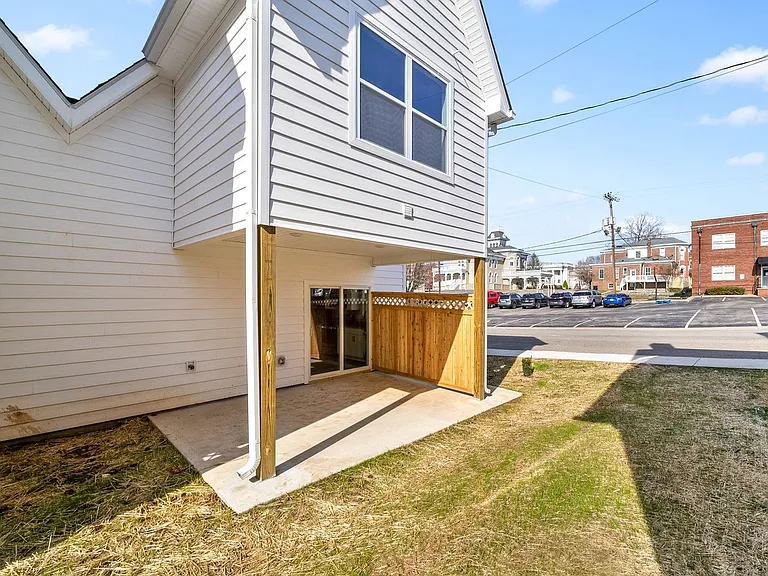 106 Cooper Pl — Photo 32