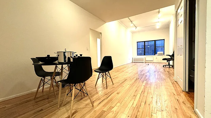 Rented by HOLTON REAL ESTATE INC. | media 5