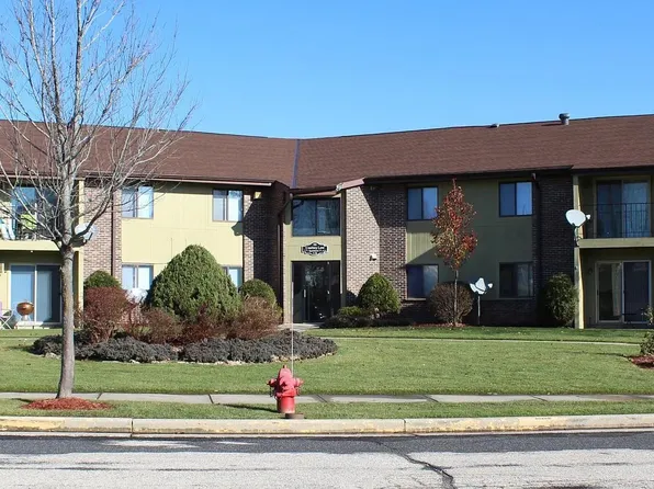 920 Courtney Ln APT 18, Kewaskum, WI 53040