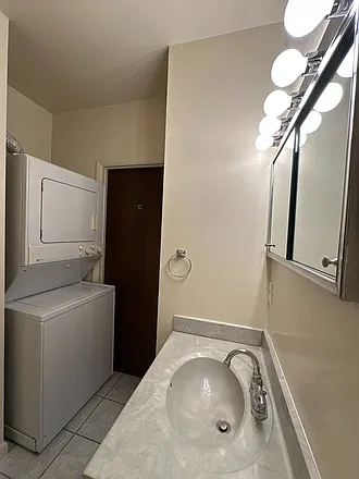 1 bed, 515 sqft, $1,750 — Photo 3