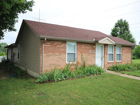 2nd image of 1200 Larrel Ln