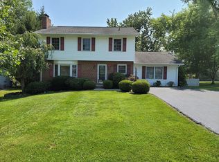 200 Windmill Ridge Rd E, Christiansburg, VA 24073