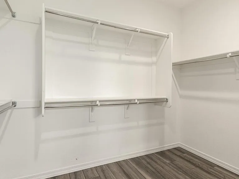 5721 W Getty Dr — Photo 6