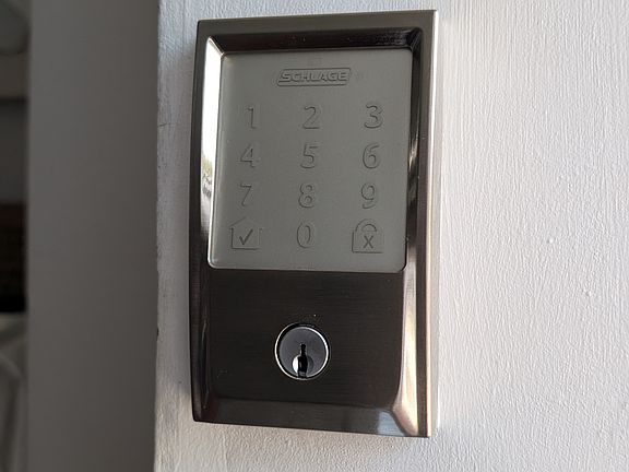 3rd image of 2123 Lauderdale Dr