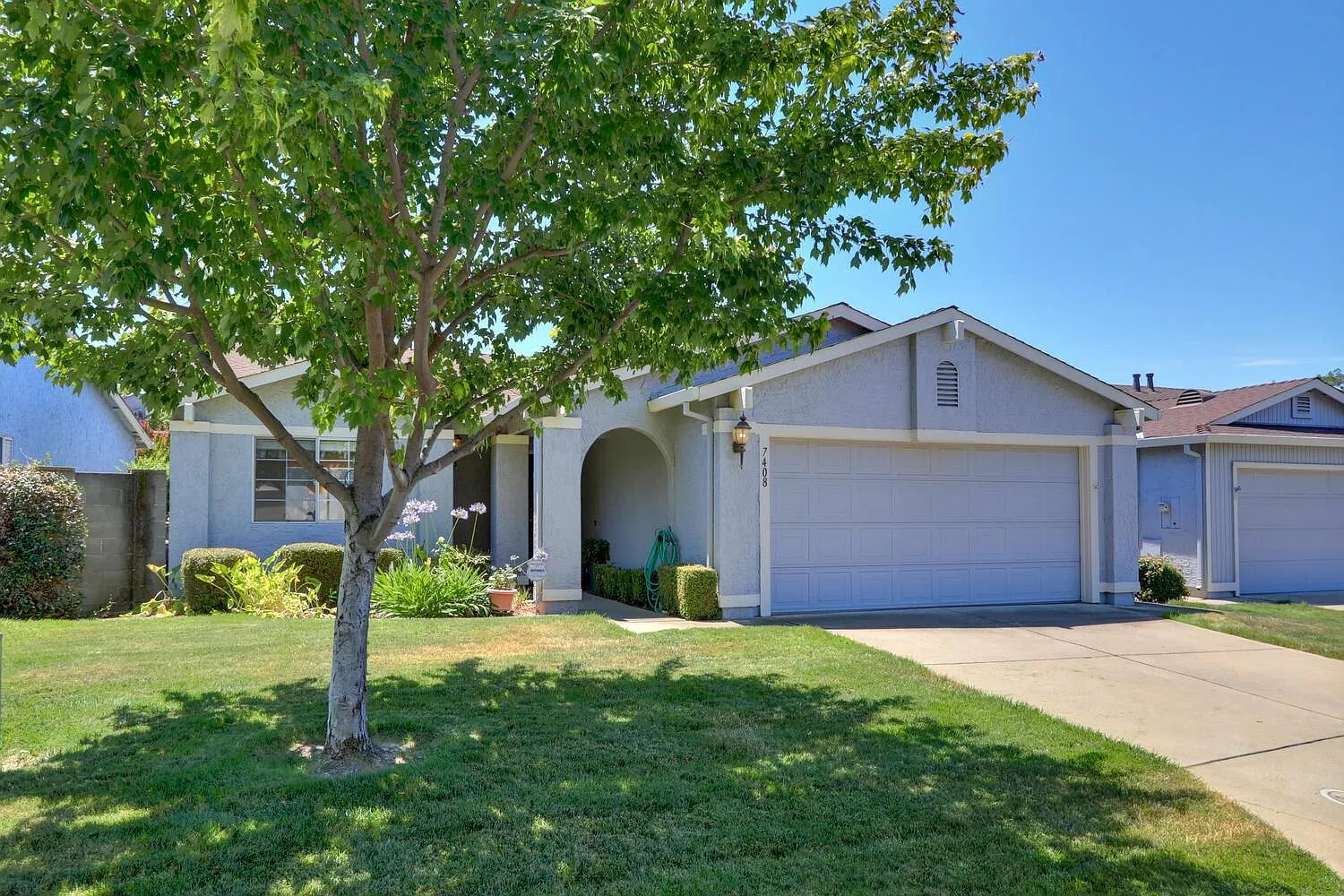 7408 Sunborough Ln photo 1