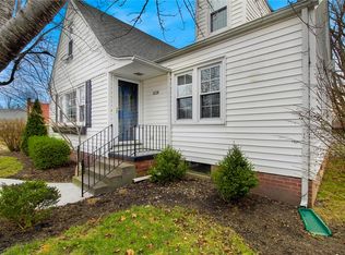 1220 Jackson Ave, Charleston, IL 61920