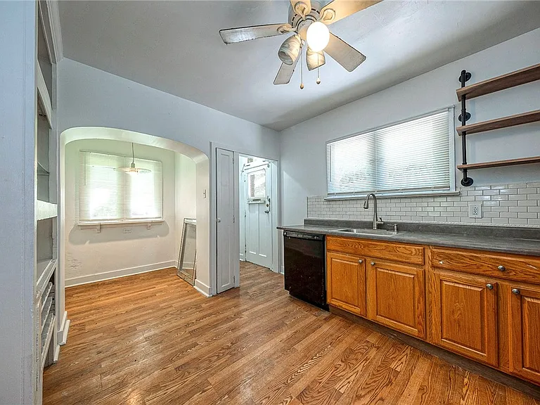 565 Ardmore Blvd — Photo 15