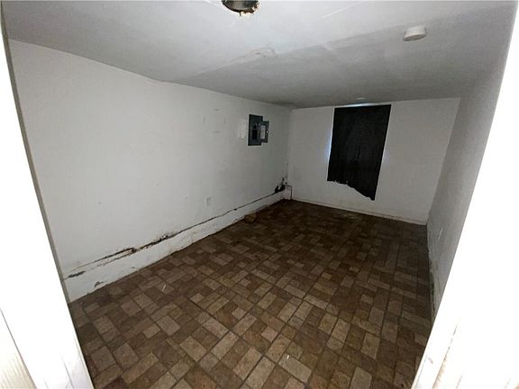 2nd image of 3952 Louisiana Avenue Pkwy