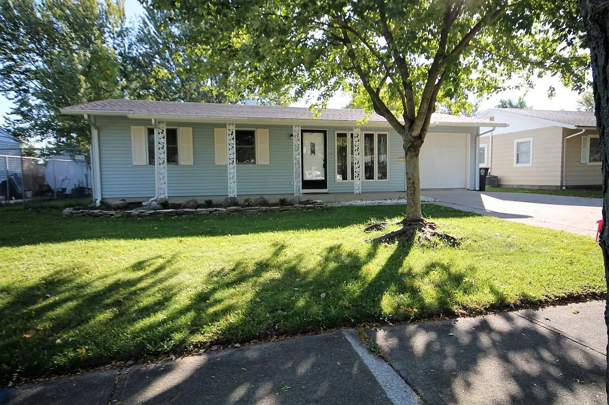 6604 Azalea Dr photo 1