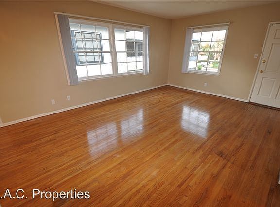 2nd image of 12813 Burbank Blvd APT 6