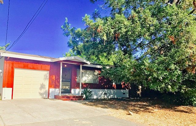 COMING SOON - 2 BR - 1 BA